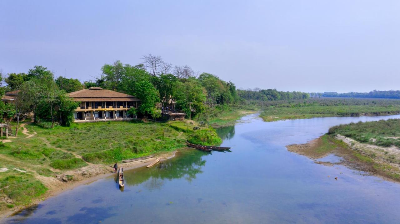 Jungle Villa Resort Chitwan Exterior foto